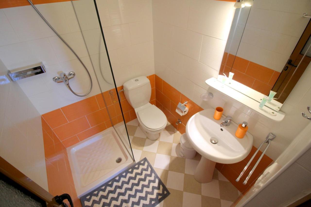 Jericho Rooms Sarandë Exteriör bild