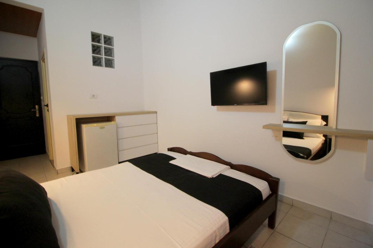 Jericho Rooms Sarandë Exteriör bild