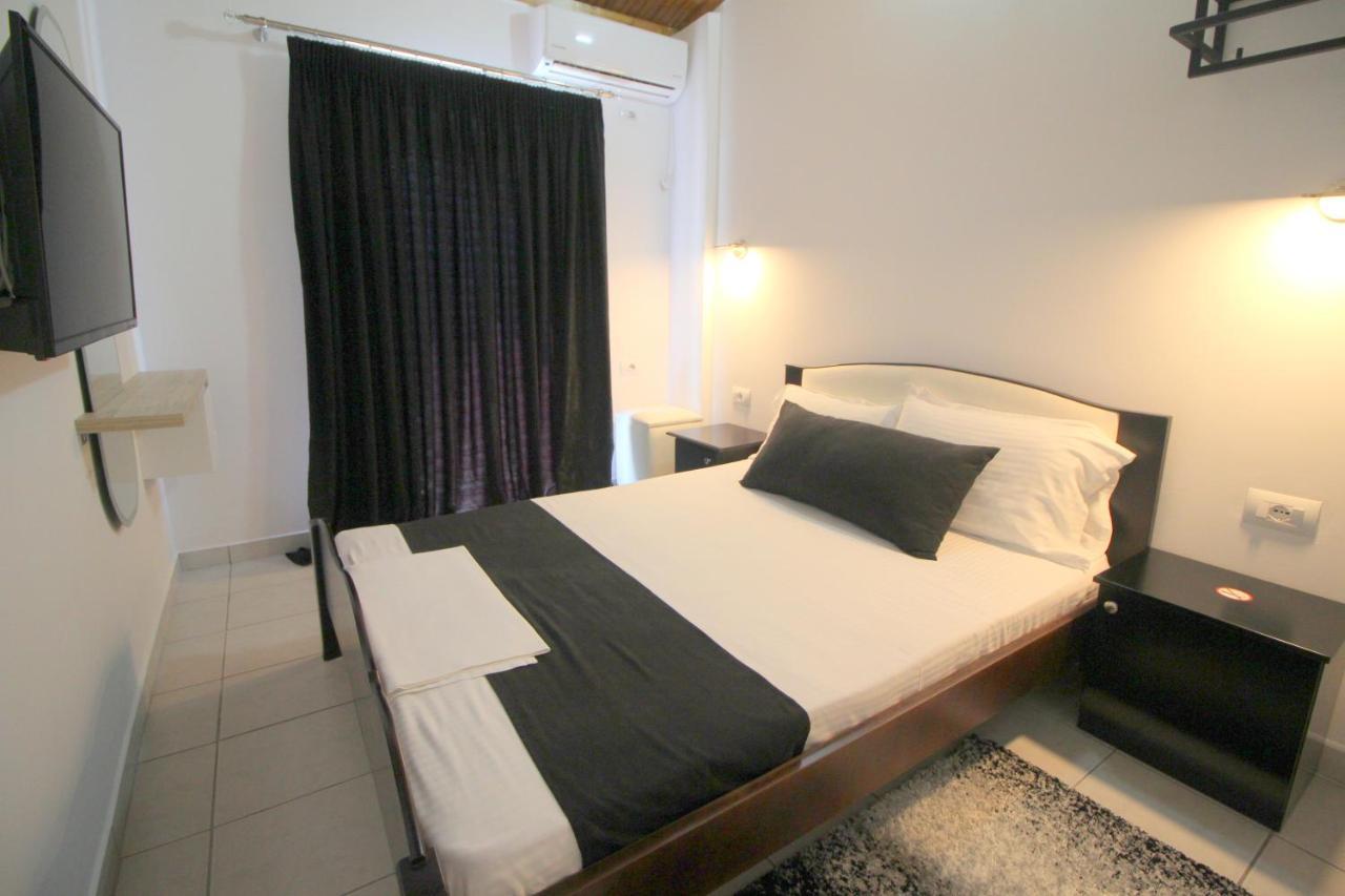 Jericho Rooms Sarandë Exteriör bild